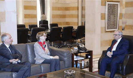 Peace received visitors and discussed with Magrou to complete the Israeli withdrawal