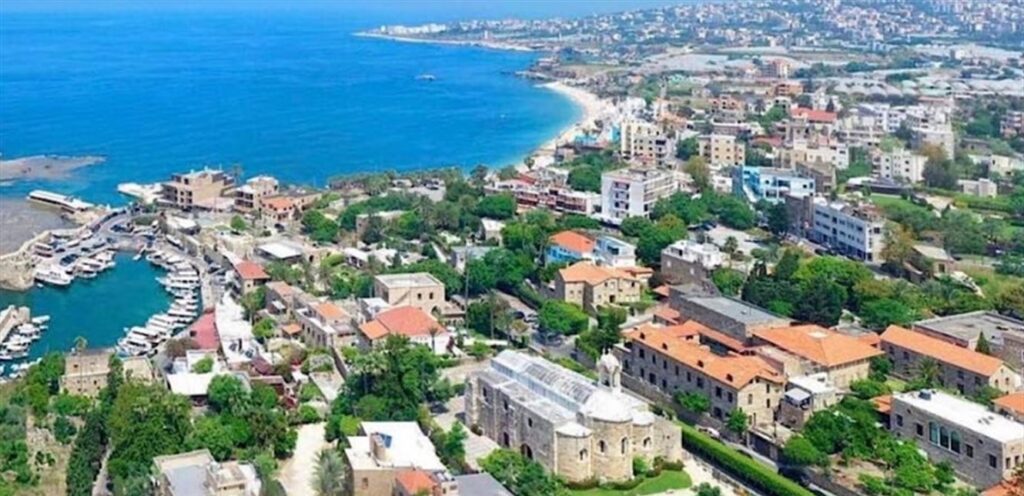 In Jbeil, they entered his house and assaulted him to steal two phones!