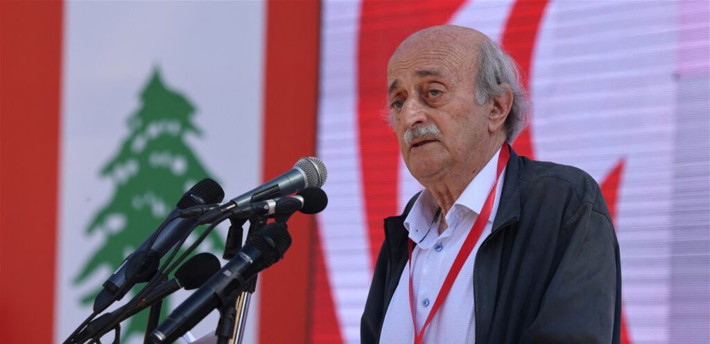 Jumblatt calls the presidents Aoun, Barry and Salam, congratulating the completion of the formation of the government