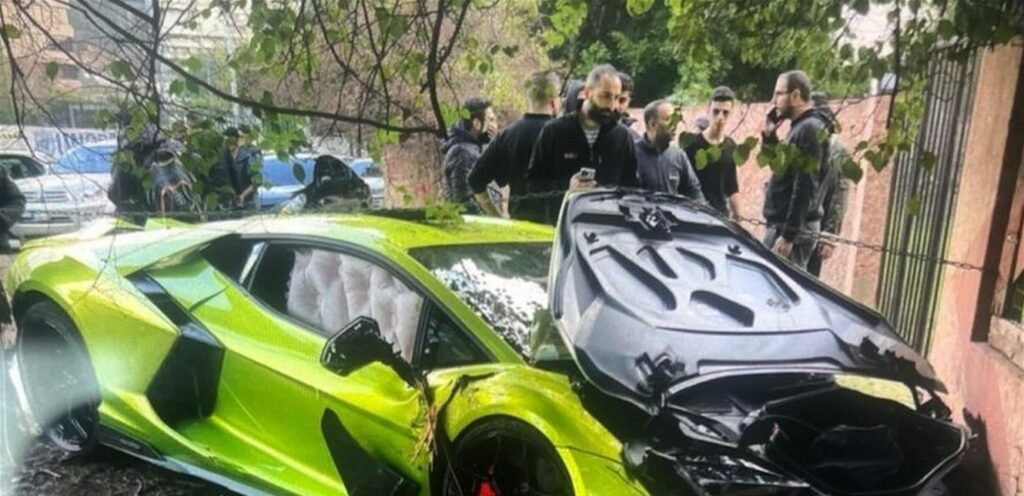 Lamborghini asked a year ago to be destroyed before receiving it on a street in Beirut