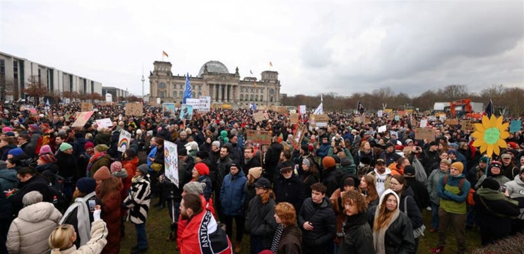 Lebanon today »Tens of thousands protest in Berlin against a draft anti -immigration law