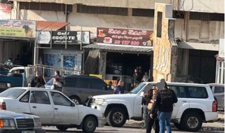 A suffocating traffic jam on the Al -Fawar public road .. This is its cause