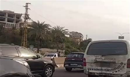 Pickup coup on a highway in Beirut